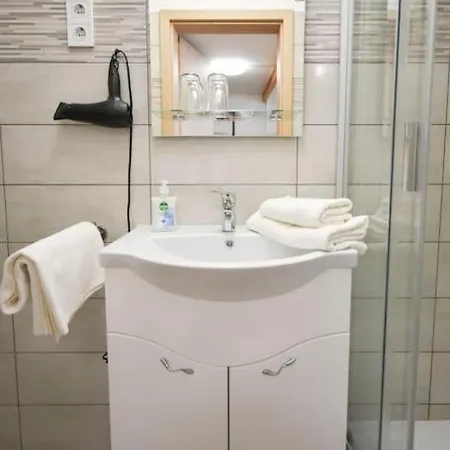 Downtown Doublet Apartment *
