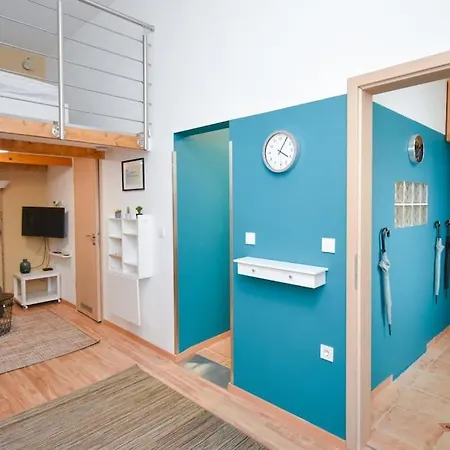 Downtown Doublet Apartment *